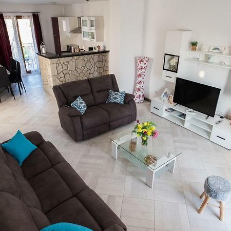 Apartments Mario Malinska Εξωτερικό φωτογραφία