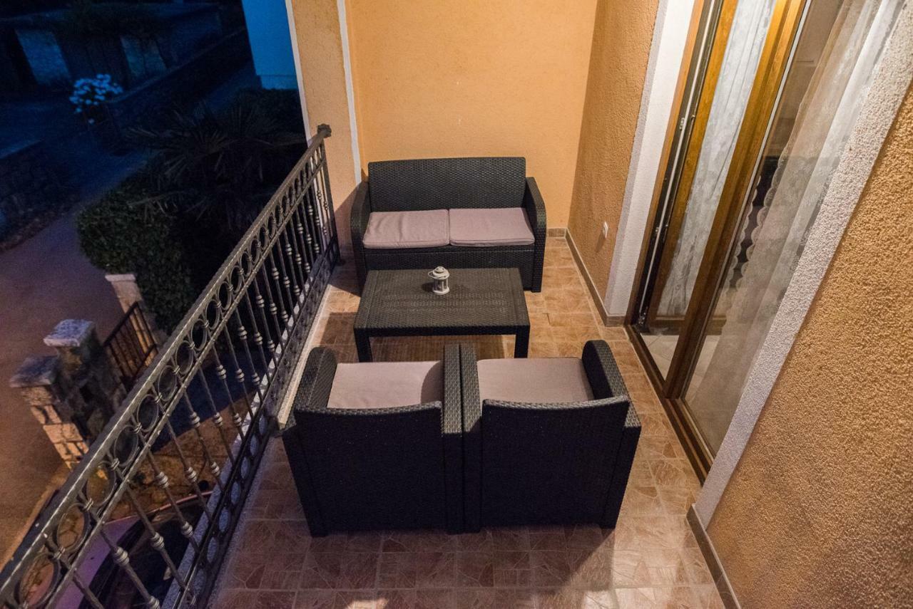 Apartments Mario Malinska Εξωτερικό φωτογραφία