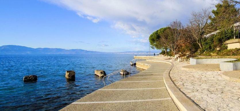 Apartments Mario Malinska Εξωτερικό φωτογραφία