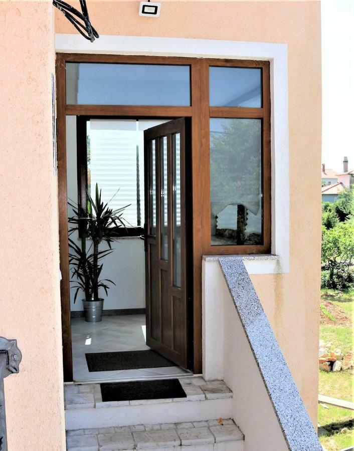 Apartments Mario Malinska Εξωτερικό φωτογραφία