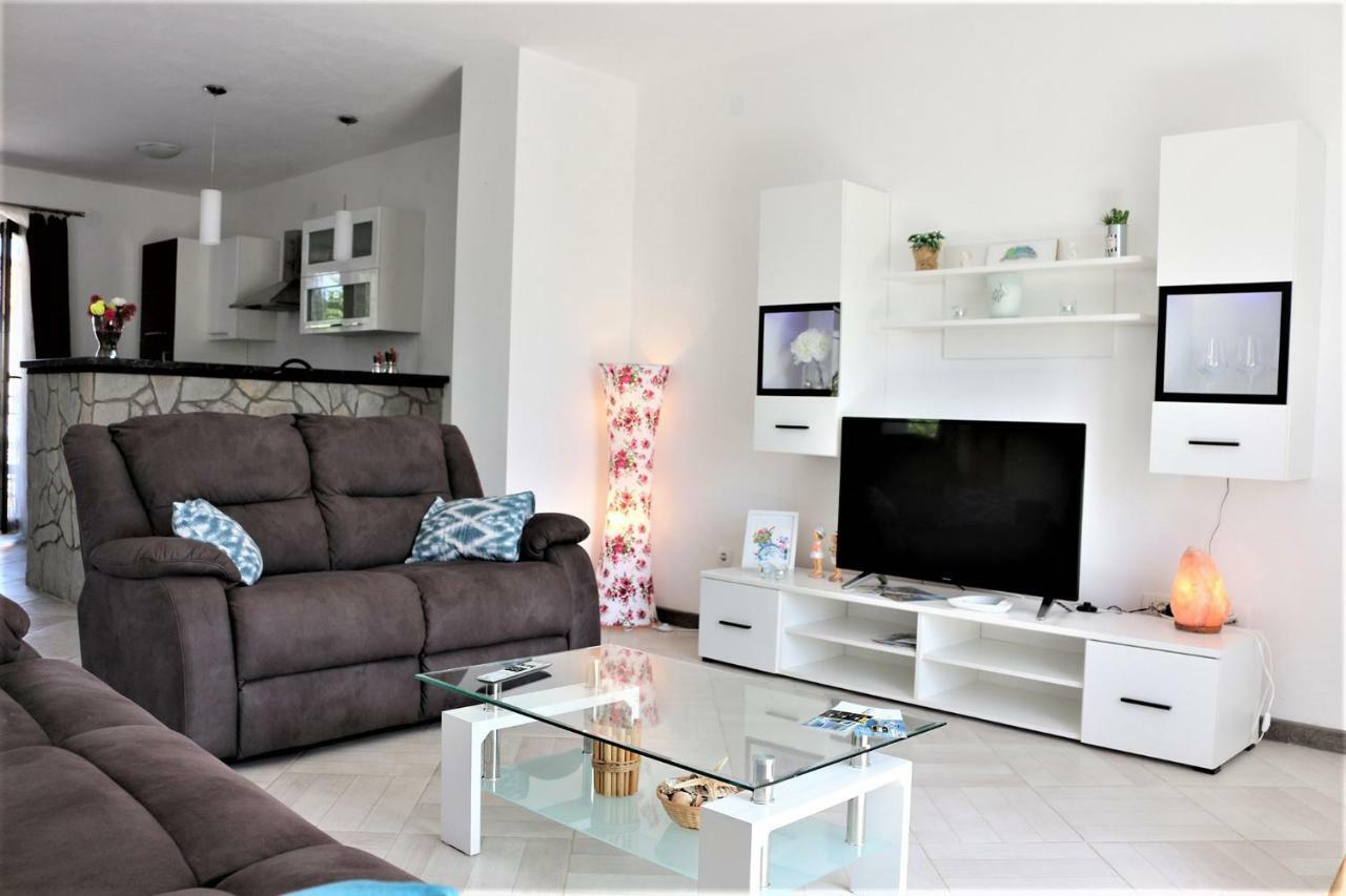 Apartments Mario Malinska Εξωτερικό φωτογραφία