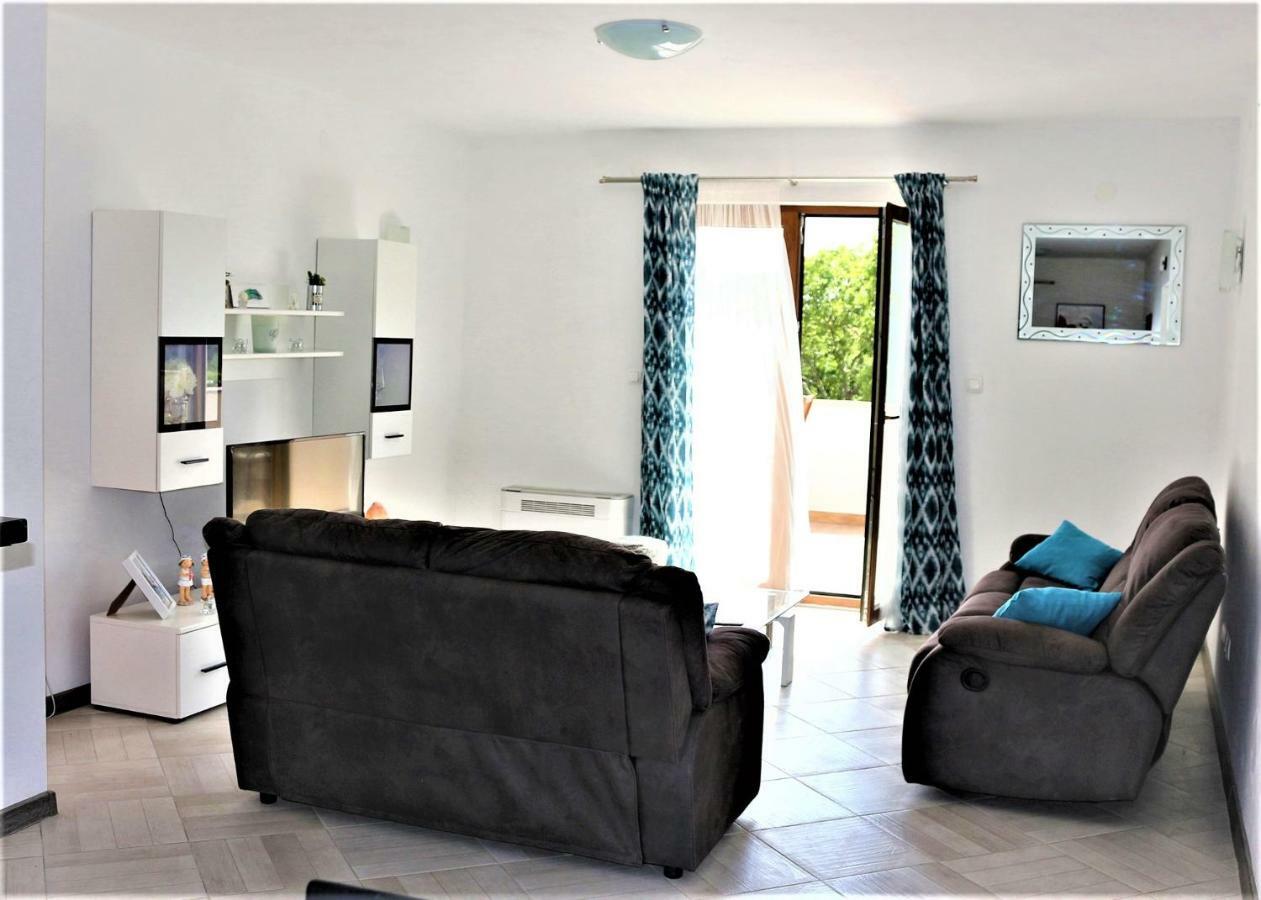 Apartments Mario Malinska Εξωτερικό φωτογραφία