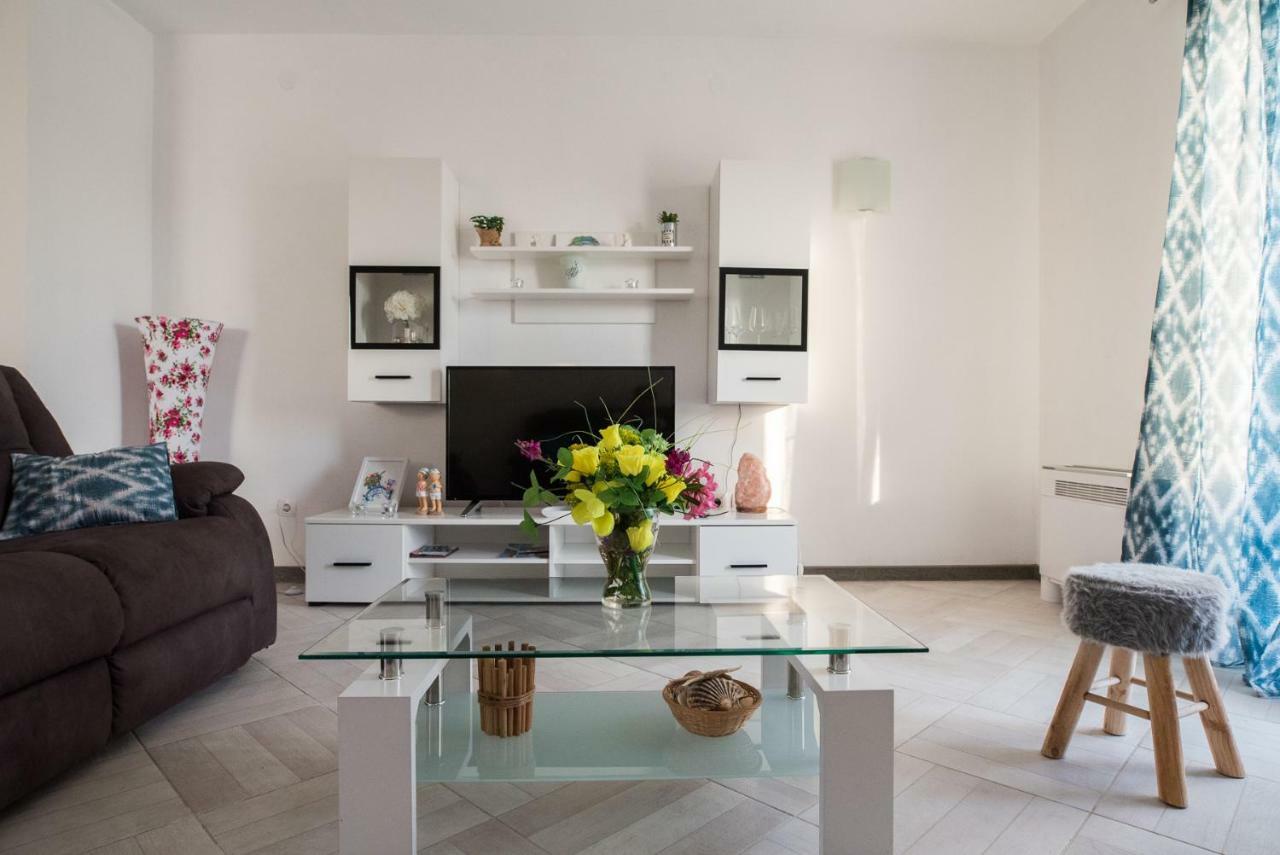 Apartments Mario Malinska Εξωτερικό φωτογραφία