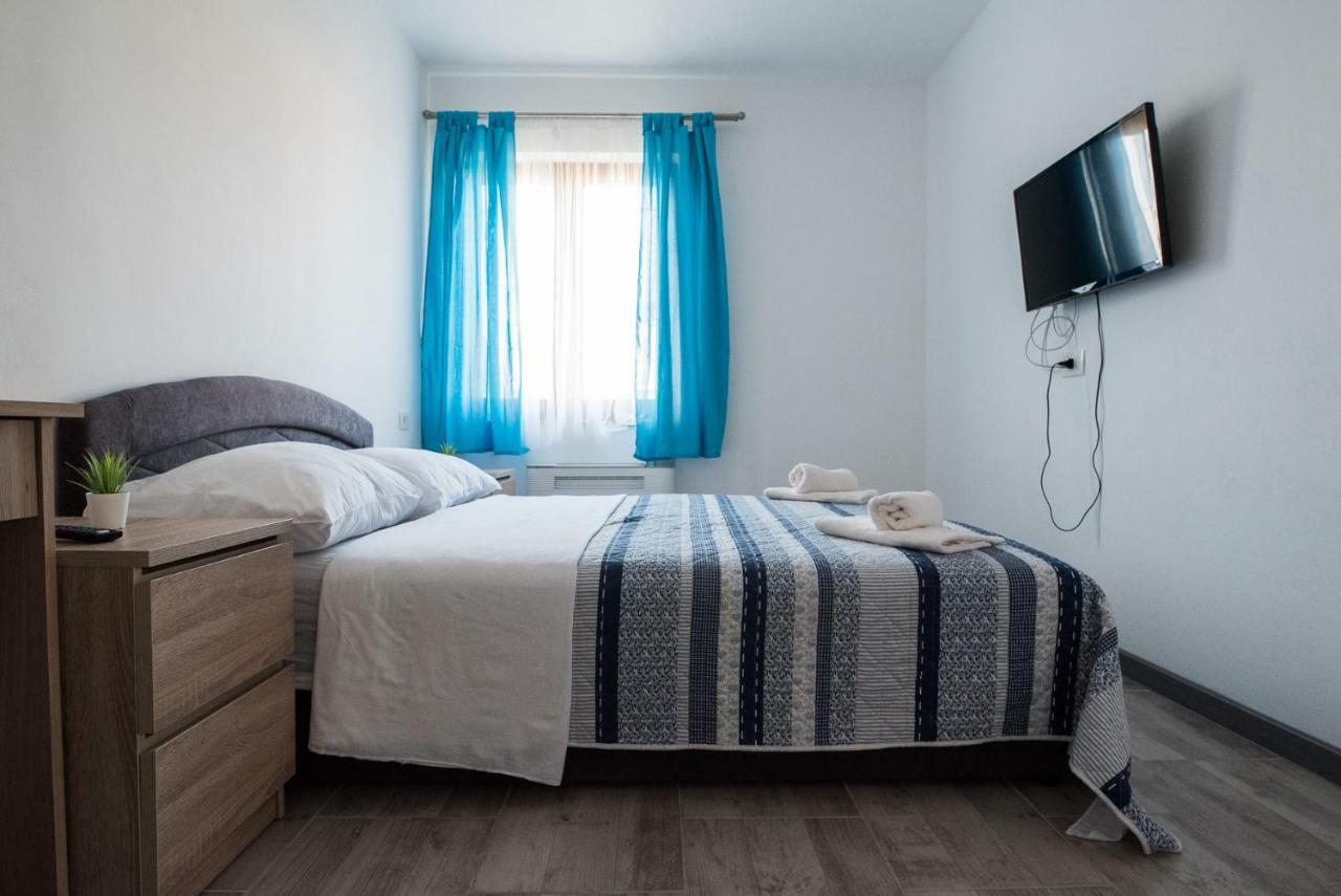 Apartments Mario Malinska Εξωτερικό φωτογραφία