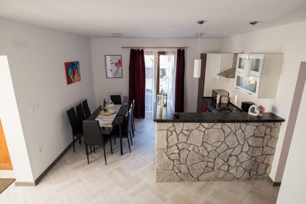 Apartments Mario Malinska Εξωτερικό φωτογραφία